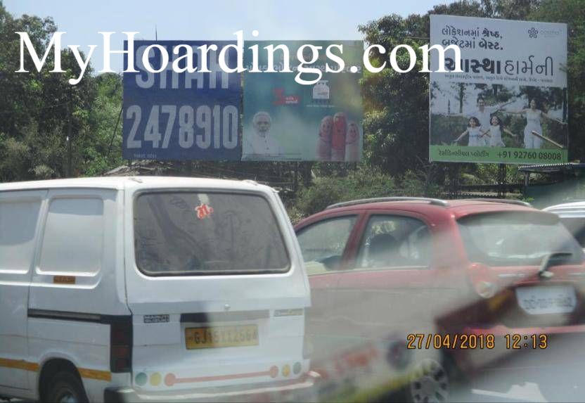 Best OOH Ad agency in Atul, Unipole Company at Atul 1st Gate